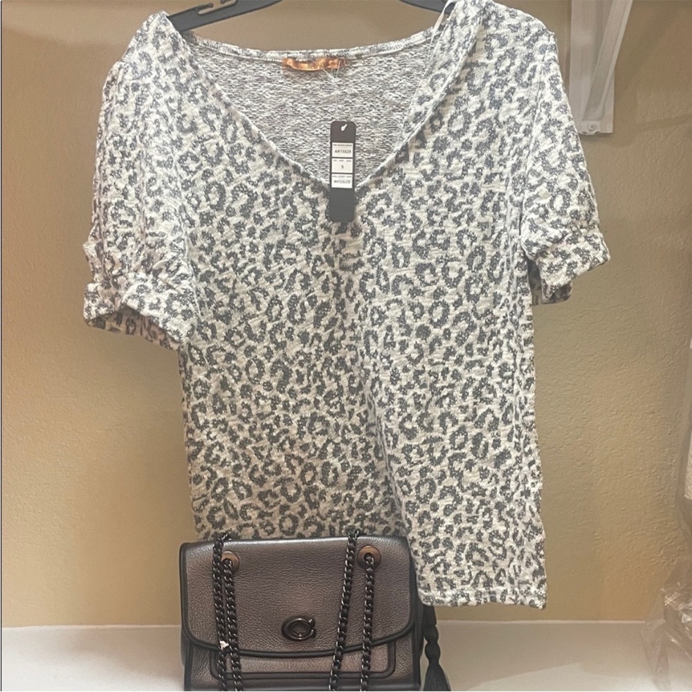 Belldini Gray Leopard Print Short Sleeve Top